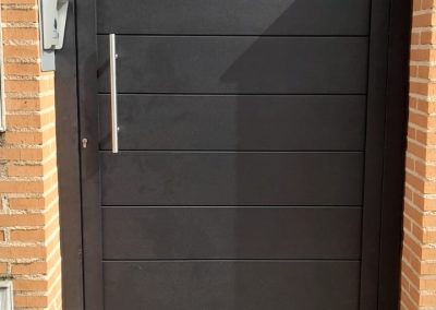 Otro trabajos puertas peatonles de aluminio soldado Aluminios Martín