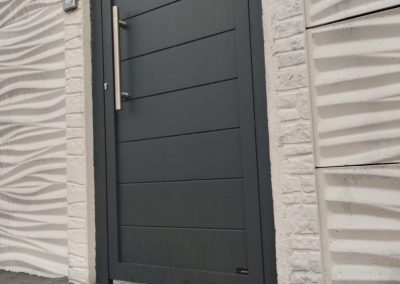 Puerta peatonal aluminio soldado