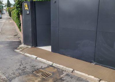 Trabajos cojuntos valla y cancela de aluminio soldado Aluminios Martín