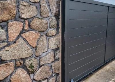 Trabajos detalle cancela de aluminio soldado Aluminios Martín