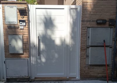 Trabajos puertas aluminio Aluminios Martín
