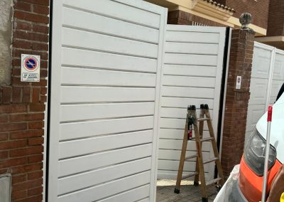 puertas aluminio soldado Aluminios Martín